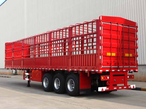 How to clean the fence semi-trailer