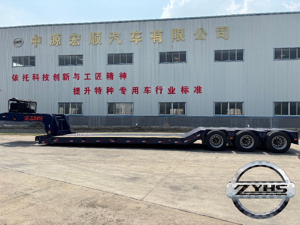 Power gooseneck trailer